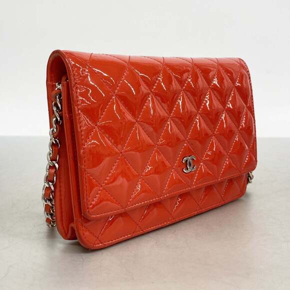 CHANEL Red Wallet - Picture 2 of 13